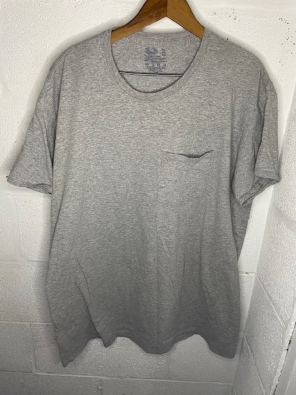 Gray Fruit of the Loom Tee, with Pocket in XL